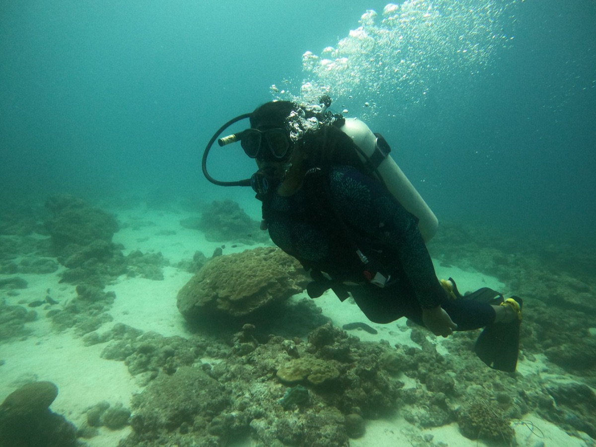 attrezzatura per il subacqueo su sabbia bianca a cancun