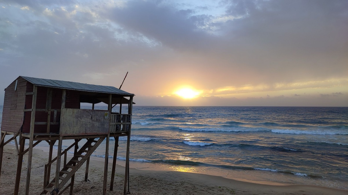 Sonne über Cancun-Strand aufgehen