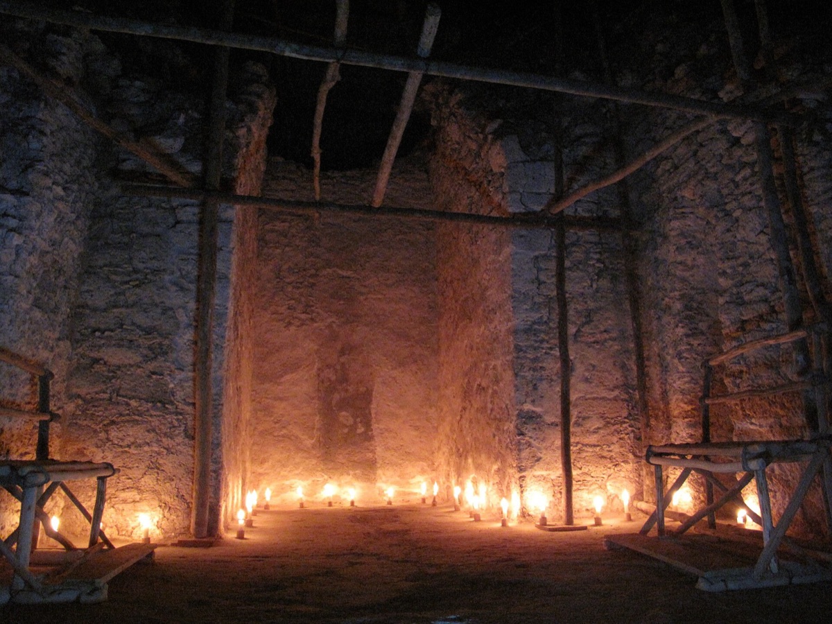 Maya Tempelstufen im Sonnenlicht