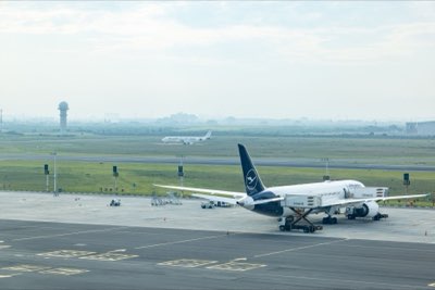 Hub Internacional: Gerenciando o Fluxo Turístico Massivo