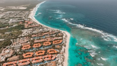 Cancún: Aeropuerto puerta de entrada al paraíso maya y costas