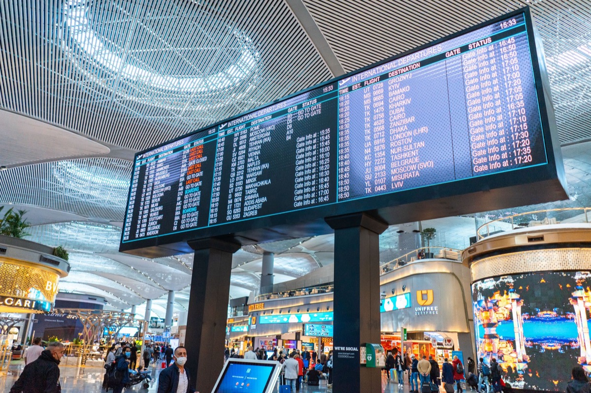坎昆國際機場航站樓與航空公司資訊看板