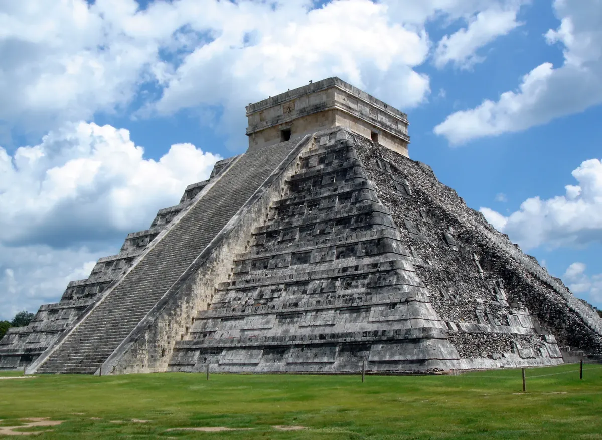 メキシコにある雄大なチチェンイターサ pyramid は、古代メヤの奇跡です。